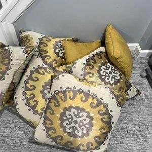 8 pillows